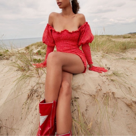 For love and lemons Clarisse off the shoulder red mini dress lightly worn - Picture 3 of 4